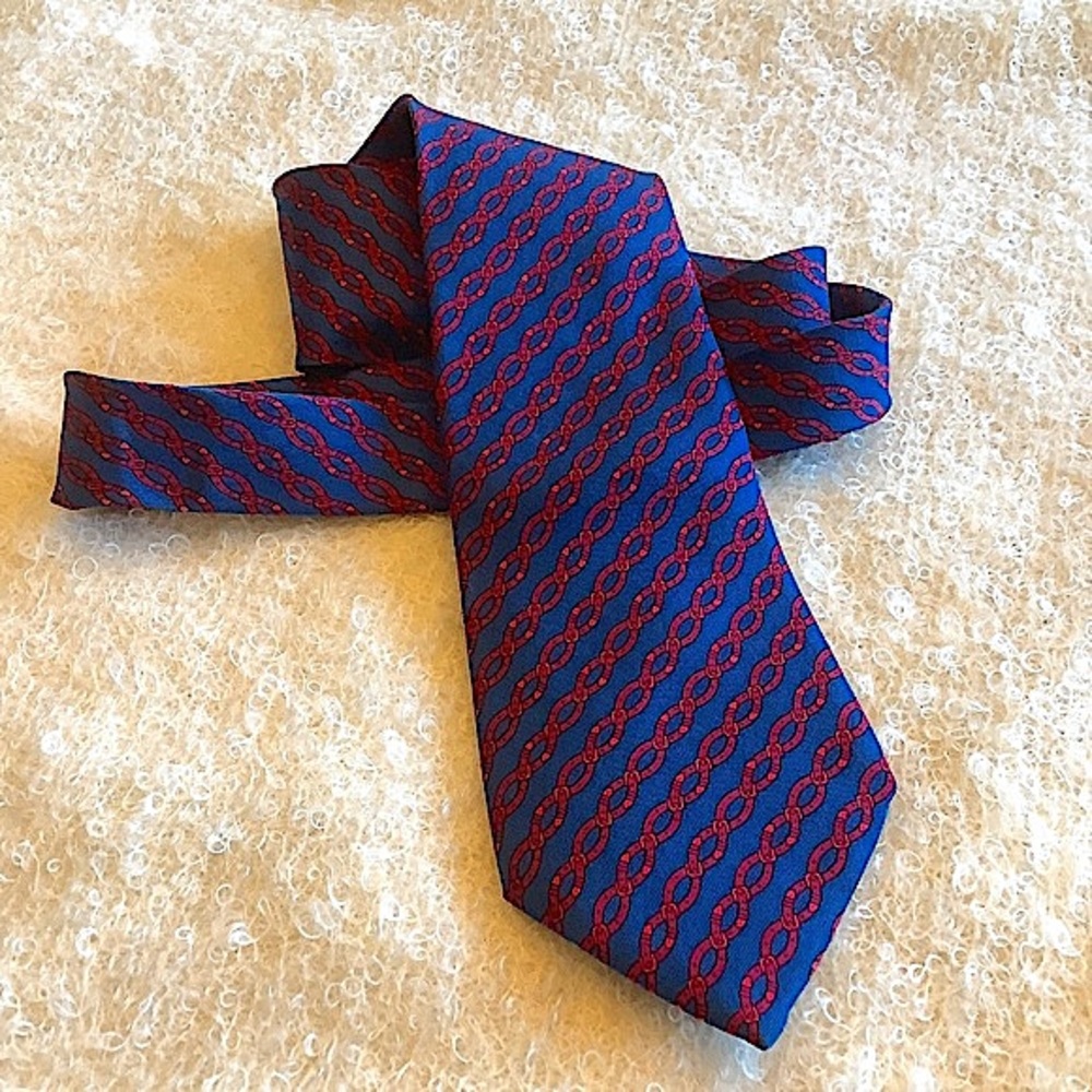 Hermès Vintage Silk Tie Blue Red Interlocking Belt Buckle Motif 100% Silk